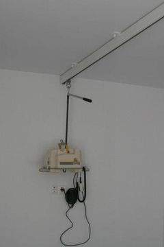 Handi-Move plafondlift in de hoofdslaapkamer 